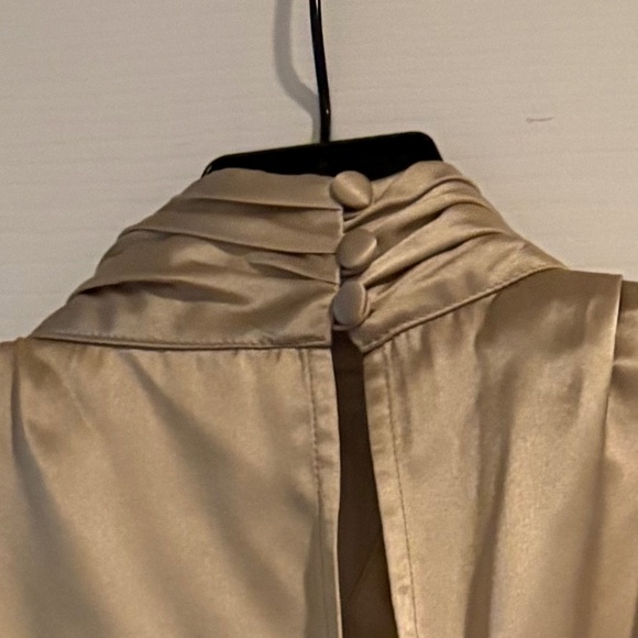 Gorgeous silk top CINQ A SEPT 100% silk NWT size M - Picture 5 of 6